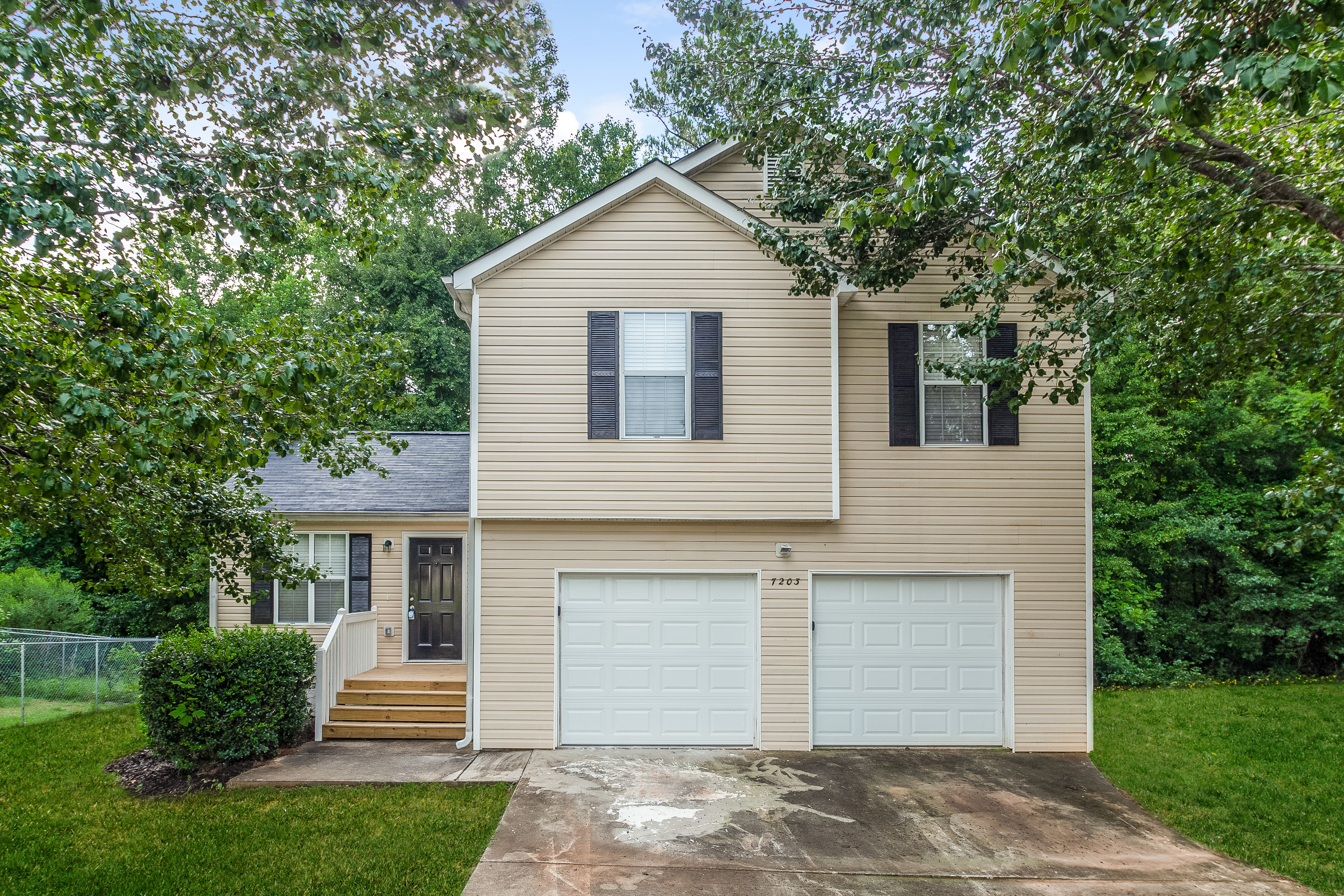 7203 New Dale Rd Rex, GA 30273